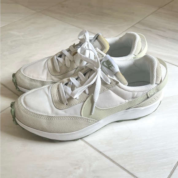 Nike Shoes - Nike Waffle Debut in White/Oil Green/Sea Glass | size 9 | Like New